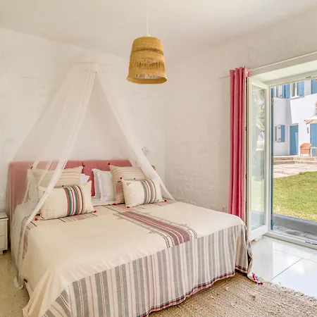Bellonia Aparthotel Naousa (Paros)