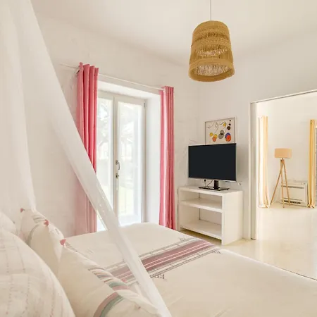 Bellonia Naousa (Paros)