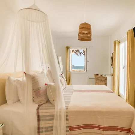 Bellonia Aparthotel Naousa (Paros)