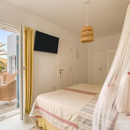 Bellonia Naousa (Paros)